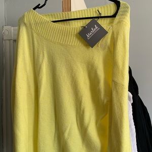 Ladies sweater new with tags